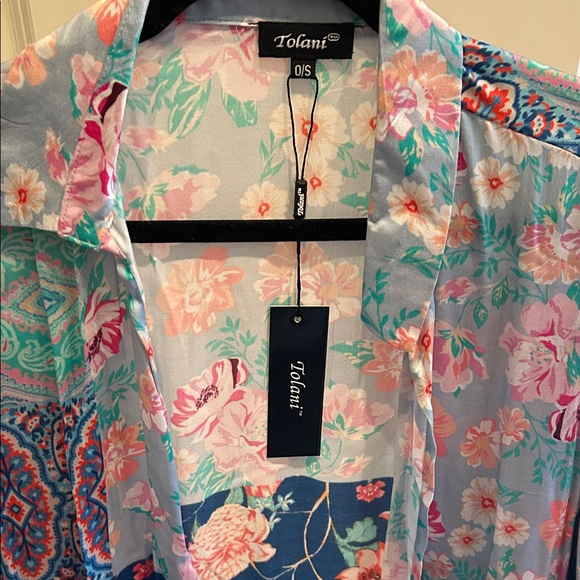 Tolani Pastel Floral Kimono - Picture 2 of 3